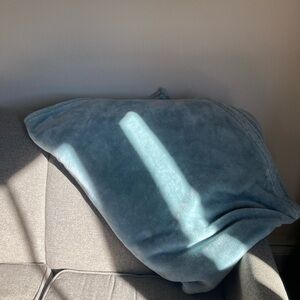 Soft Blue Throw Blanket